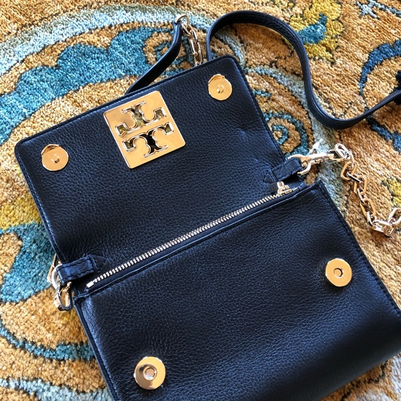 NWT Tory Burch Britten chain on wallet crossbody - Picture 2 of 7